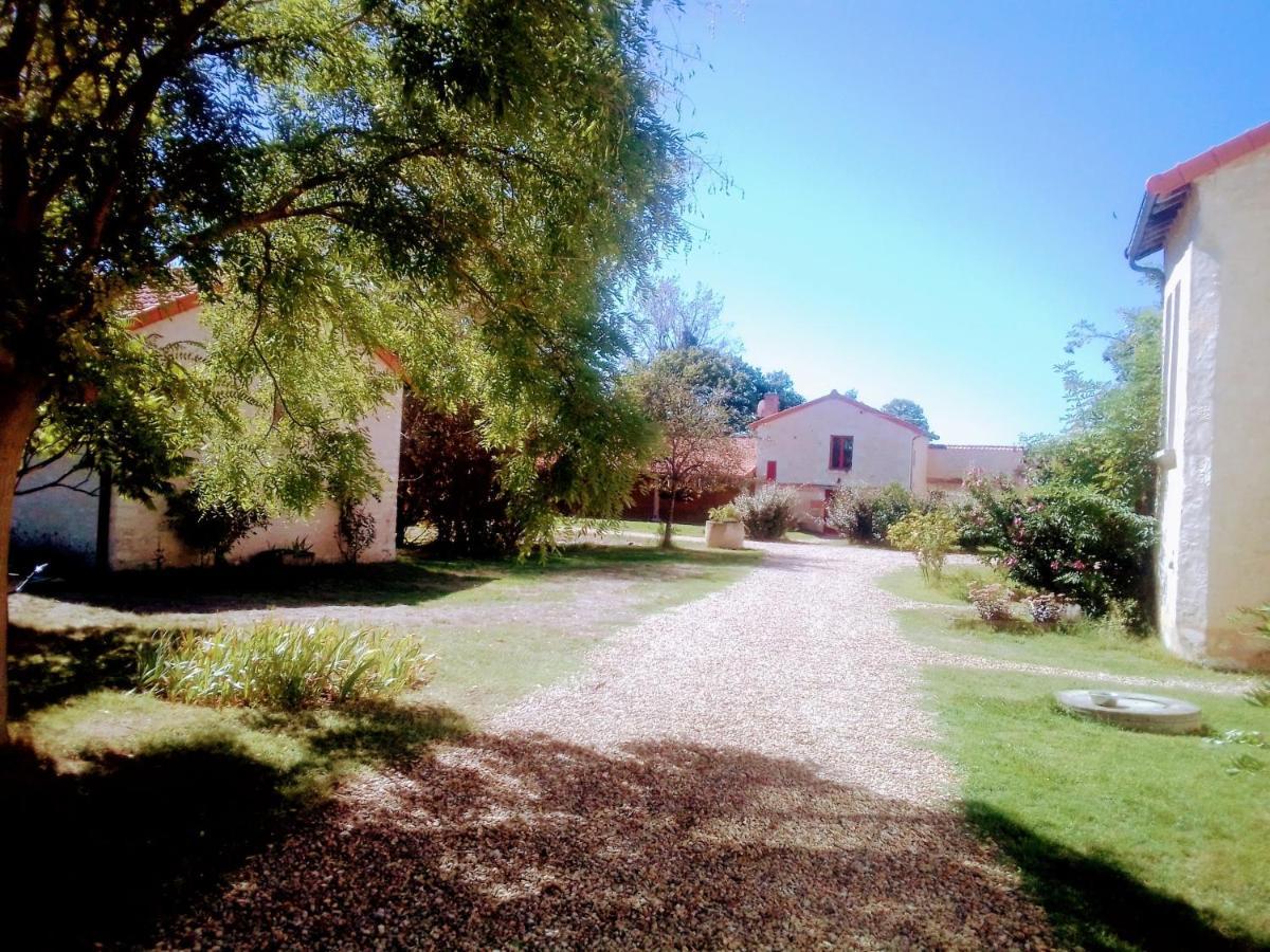 Au Repos Des Elfes Villa Braye-sous-Faye Екстериор снимка