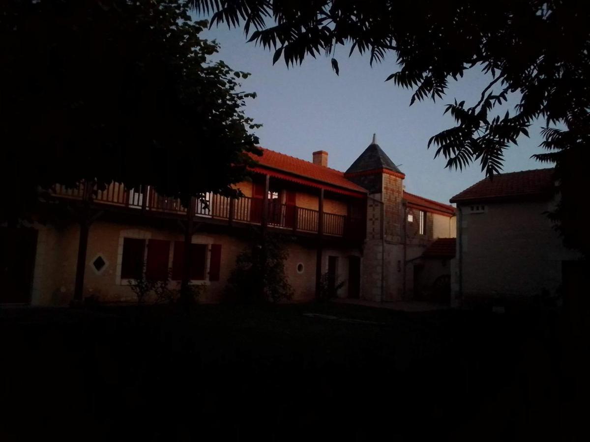 Au Repos Des Elfes Villa Braye-sous-Faye Екстериор снимка